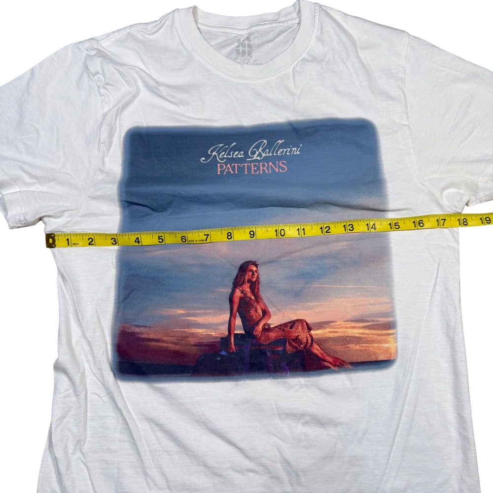 Kelsea Ballerini Patterns Album & Love a Cowboy Graphic T Shirt Bundle Woman's M - Picture 13 of 16